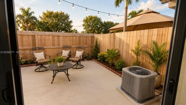 10900 NW 7th St 101, Miami, FL 33172