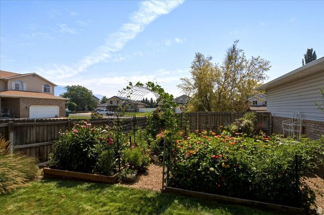 1915 E 1275 N, Layton, UT 84040