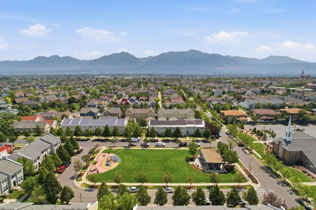 10646 S CAVE RUN LN, South Jordan, UT 84009
