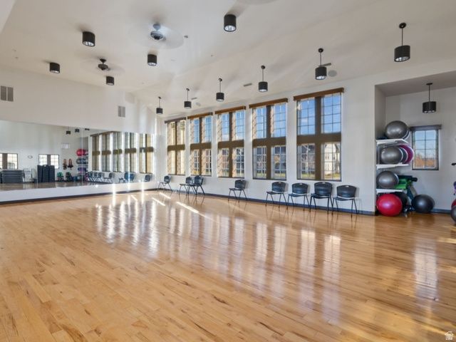 10646 S CAVE RUN LN, South Jordan, UT 84009
