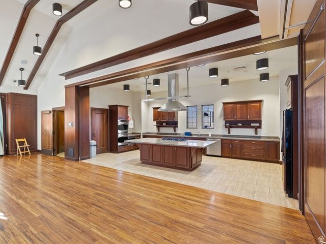10646 S CAVE RUN LN, South Jordan, UT 84009