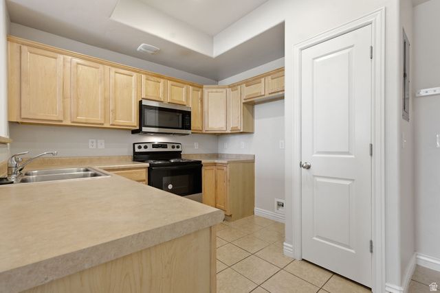 10646 S CAVE RUN LN, South Jordan, UT 84009