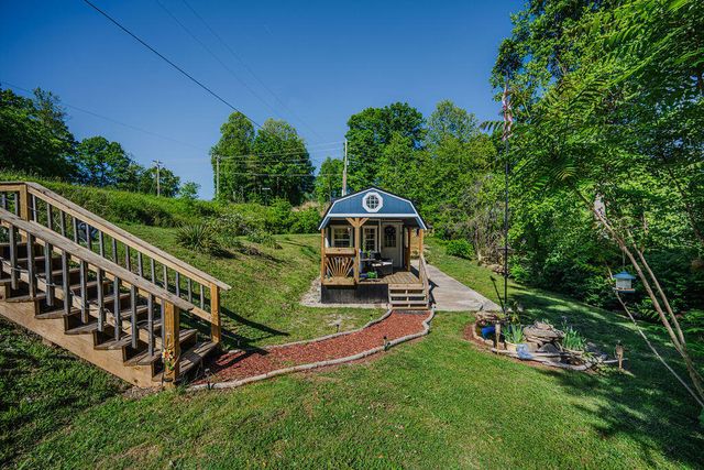 22 Randa Smith Road, Beattyville, KY 41311