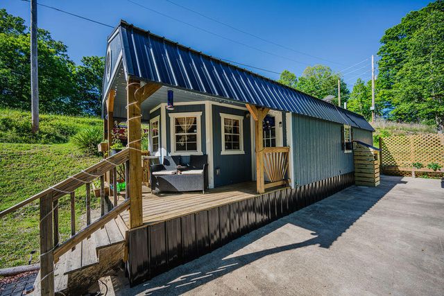 22 Randa Smith Road, Beattyville, KY 41311