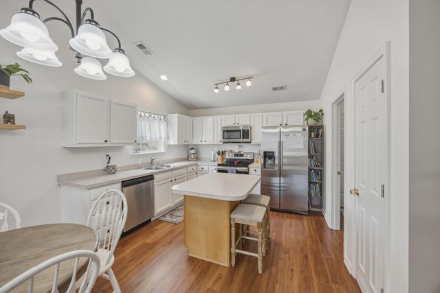 1005 Cedar Ridge Court, Lawrenceburg, KY 40342