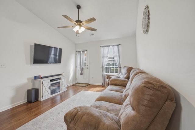 1005 Cedar Ridge Court, Lawrenceburg, KY 40342