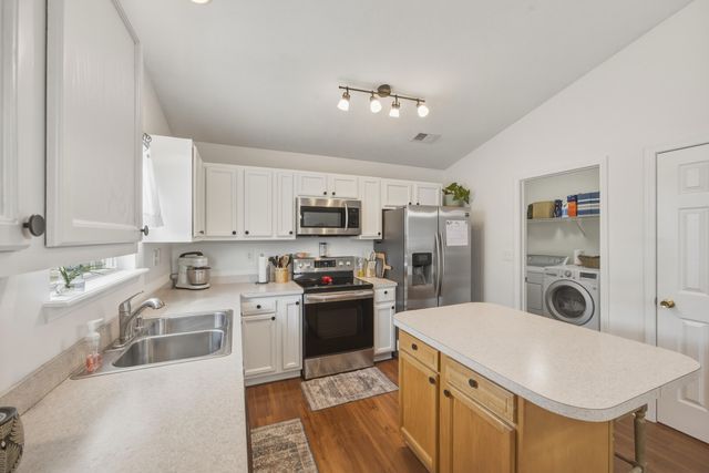 1005 Cedar Ridge Court, Lawrenceburg, KY 40342