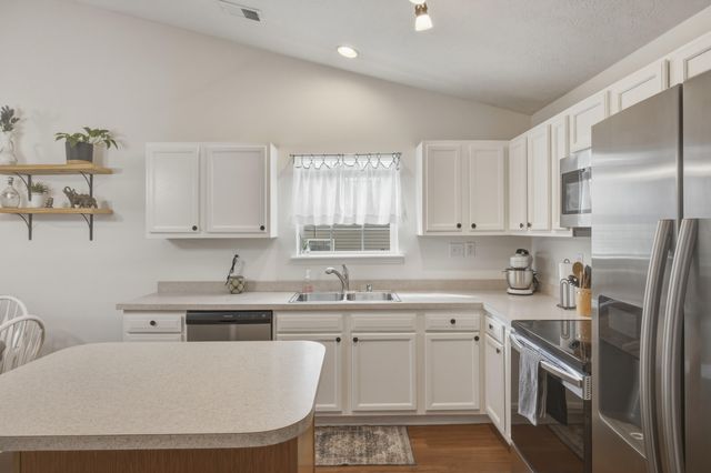 1005 Cedar Ridge Court, Lawrenceburg, KY 40342