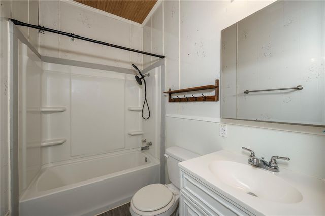 506 N Hill ST, Caldwell, TX 77836