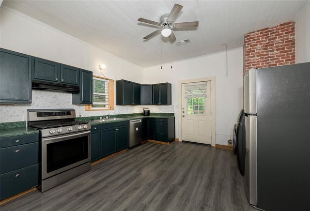 506 N Hill ST, Caldwell, TX 77836