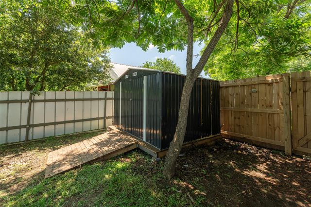 506 N Hill ST, Caldwell, TX 77836