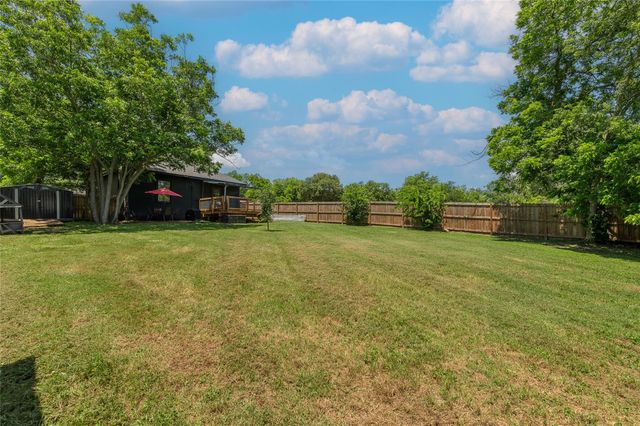 506 N Hill ST, Caldwell, TX 77836