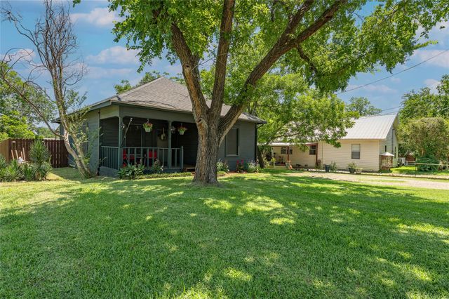 506 N Hill ST, Caldwell, TX 77836