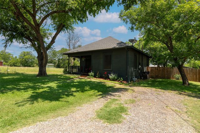 506 N Hill ST, Caldwell, TX 77836