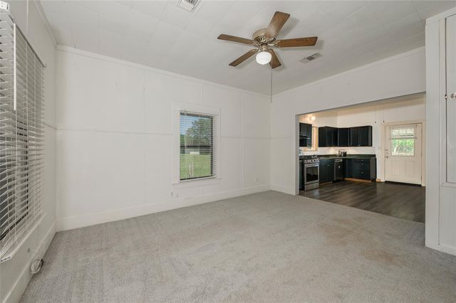 506 N Hill ST, Caldwell, TX 77836