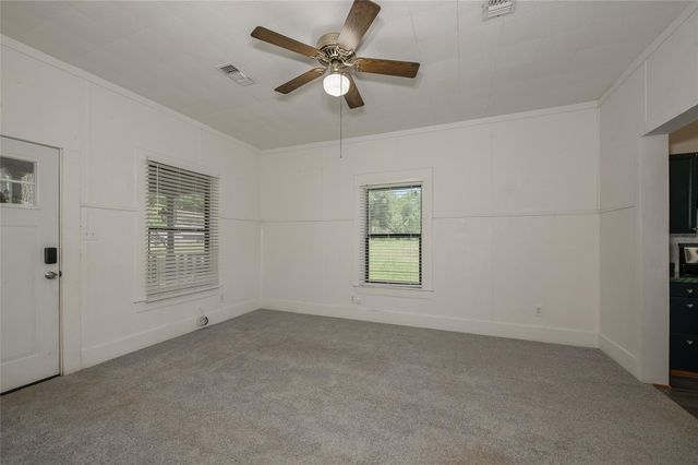 506 N Hill ST, Caldwell, TX 77836