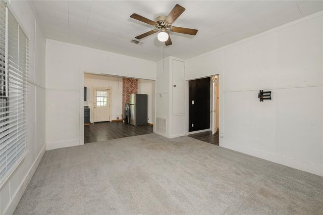 506 N Hill ST, Caldwell, TX 77836