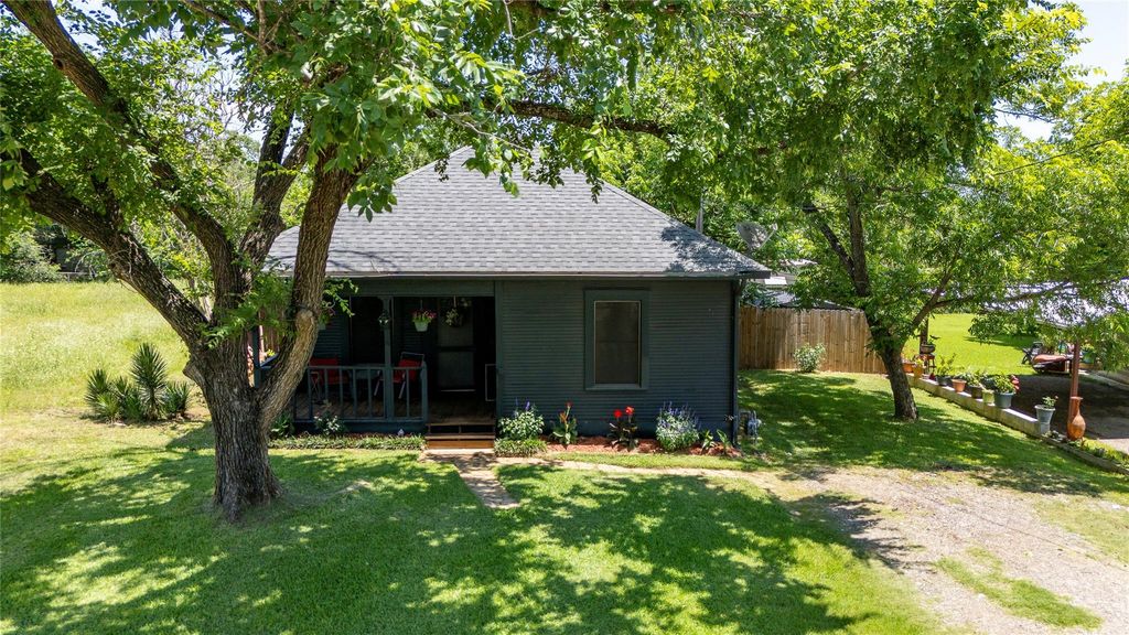 506 N Hill ST, Caldwell, TX 77836