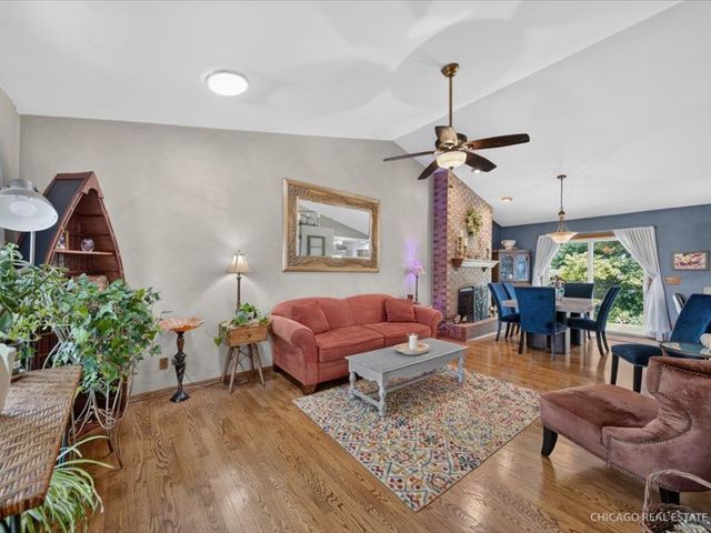 3028 Virginia Avenue, Mchenry, IL 60050