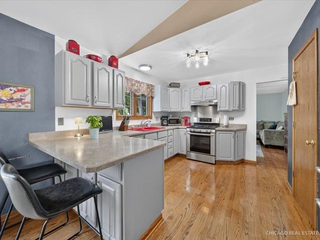 3028 Virginia Avenue, Mchenry, IL 60050