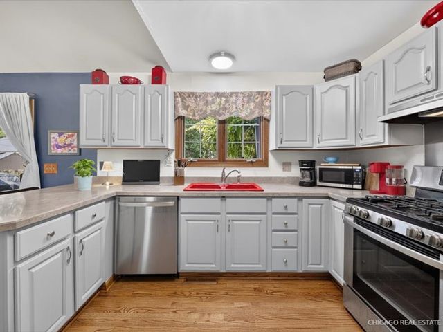 3028 Virginia Avenue, Mchenry, IL 60050