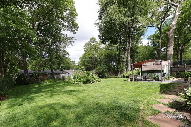 380 Ridge Avenue, Crystal Lake, IL 60014