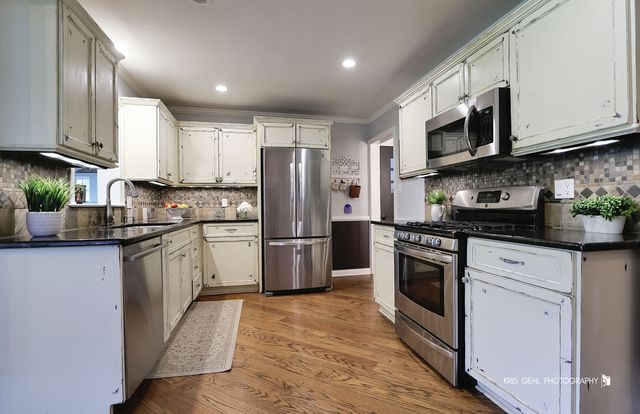 380 Ridge Avenue, Crystal Lake, IL 60014