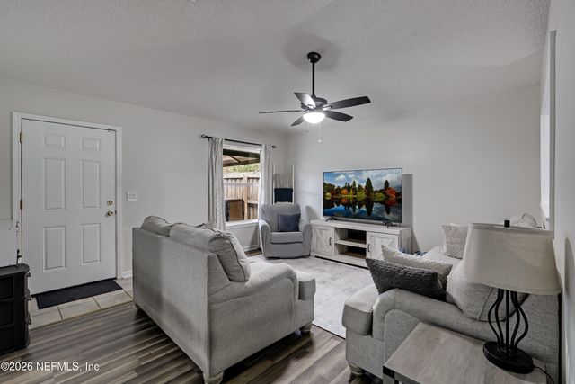 11187 MIKRIS Drive N, Jacksonville, FL 32225