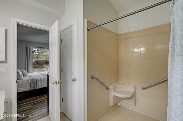 11187 MIKRIS Drive N, Jacksonville, FL 32225