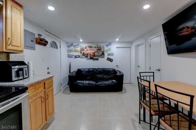 539 Monmouth Ave, Linden City, NJ 07036