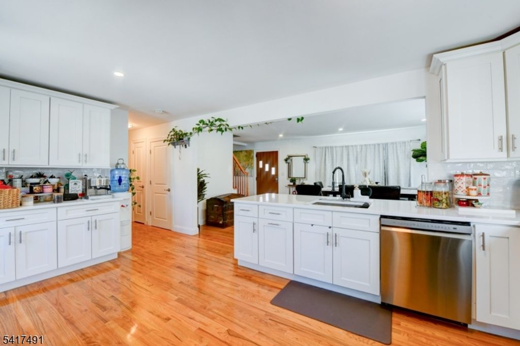 539 Monmouth Ave, Linden City, NJ 07036 — photo 5