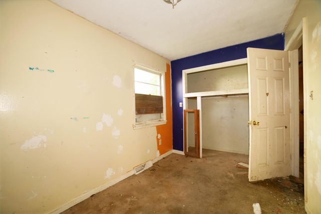 E 332 Prospect ST, Covington, VA 24426