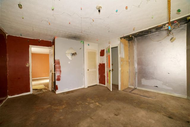 E 332 Prospect ST, Covington, VA 24426