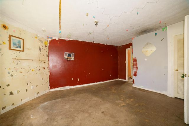 E 332 Prospect ST, Covington, VA 24426