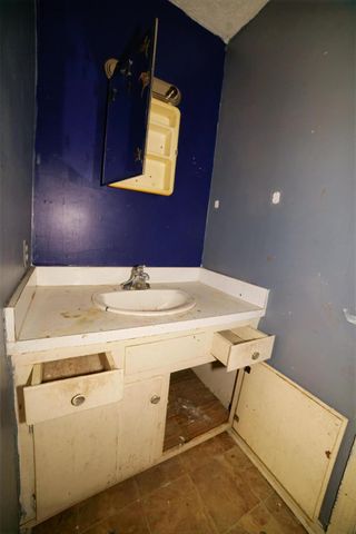 E 332 Prospect ST, Covington, VA 24426