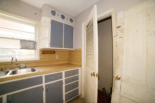 E 332 Prospect ST, Covington, VA 24426