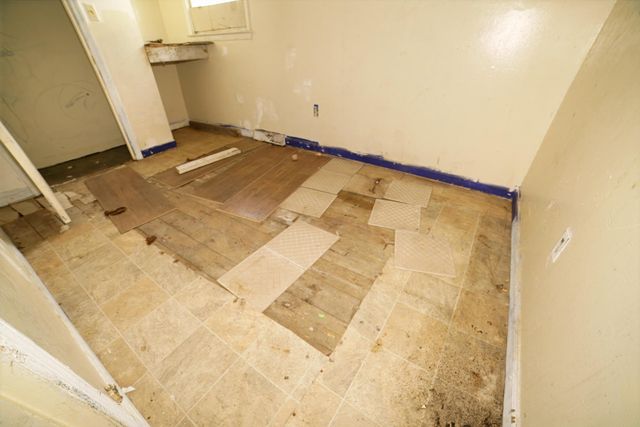 E 332 Prospect ST, Covington, VA 24426