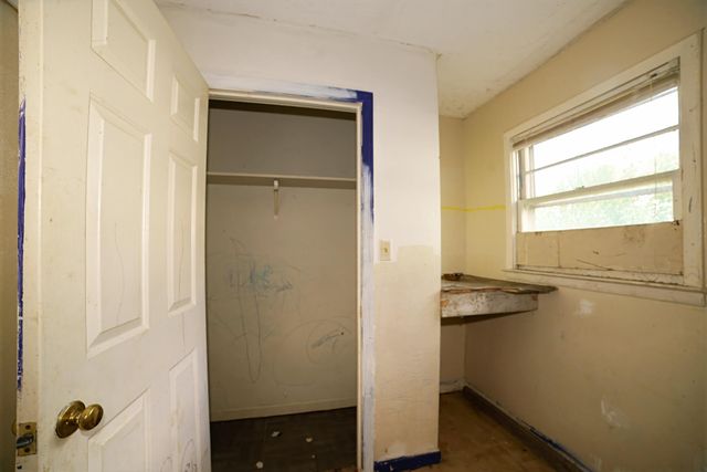 E 332 Prospect ST, Covington, VA 24426