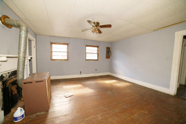 E 332 Prospect ST, Covington, VA 24426