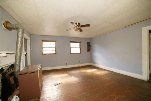 E 332 Prospect ST, Covington, VA 24426