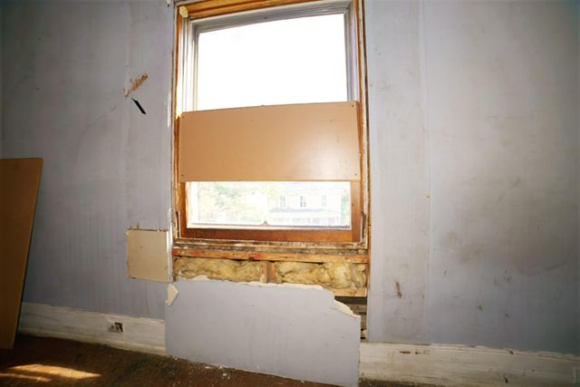 E 332 Prospect ST, Covington, VA 24426