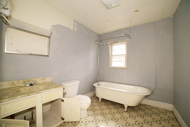 E 332 Prospect ST, Covington, VA 24426