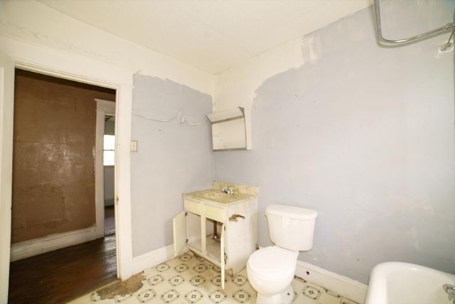 E 332 Prospect ST, Covington, VA 24426