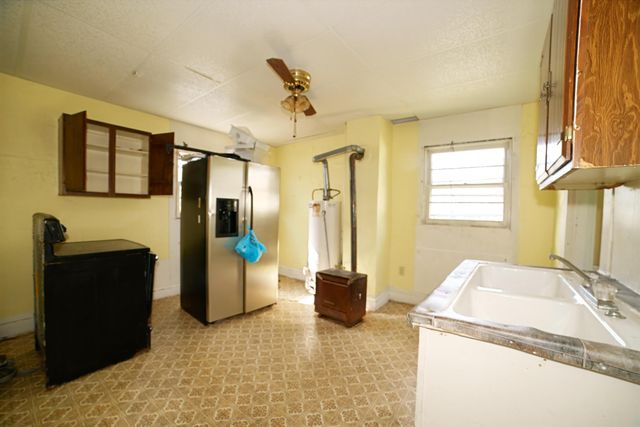 E 332 Prospect ST, Covington, VA 24426