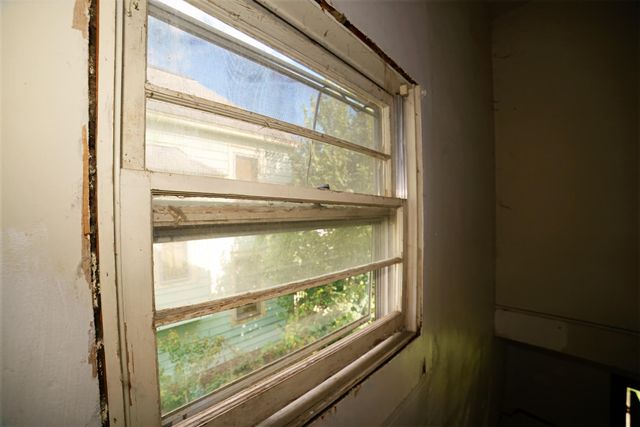 E 332 Prospect ST, Covington, VA 24426