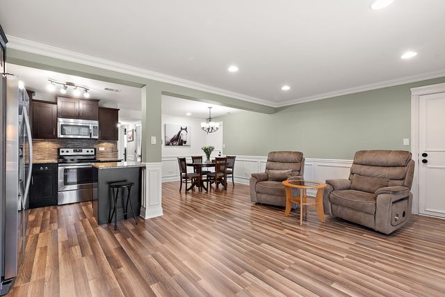 9654 NOTTINGHAM Avenue 1C, Chicago Ridge, IL 60415