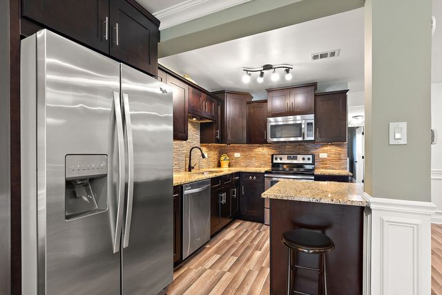 9654 NOTTINGHAM Avenue 1C, Chicago Ridge, IL 60415