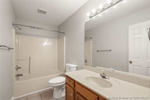 3039 Elisa Court, New Albany, IN 47150