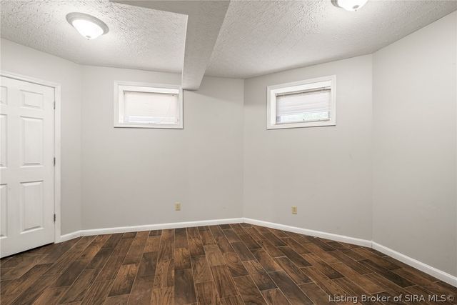 3039 Elisa Court, New Albany, IN 47150