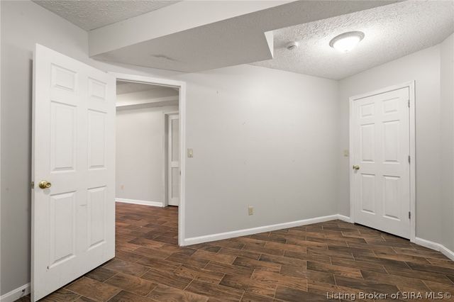 3039 Elisa Court, New Albany, IN 47150